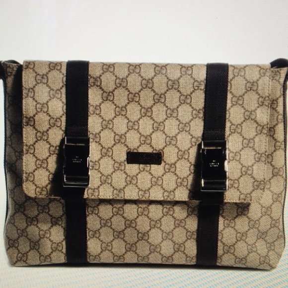 👜Authentic Gucci Large Monogram 👜 - Picture 2 of 8